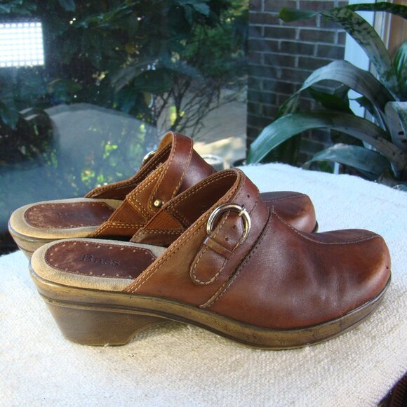 Bass tan genuine camel leather buckle slip-on clogs, size 8.5 - Picture 1 of 7
